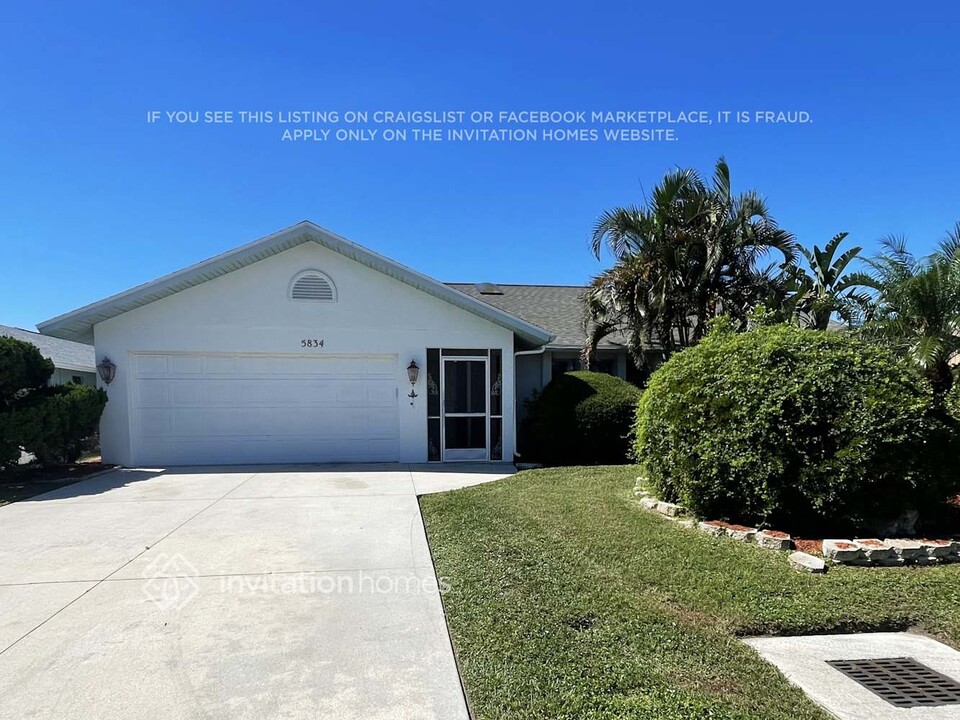 5834 Harrison Rd in Venice, FL - Building Photo