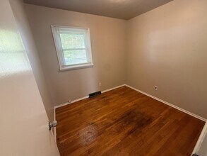 242 Sadonia Ave in St. Louis, MO - Building Photo - Building Photo