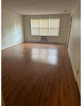 1539 Allen St, Unit Country Squire Apartments in Springfield, MA - Building Photo - Building Photo