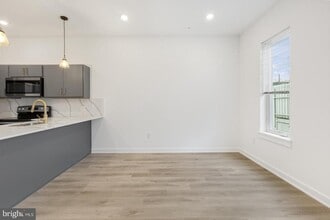 2046 E Lehigh Ave in Philadelphia, PA - Building Photo - Building Photo