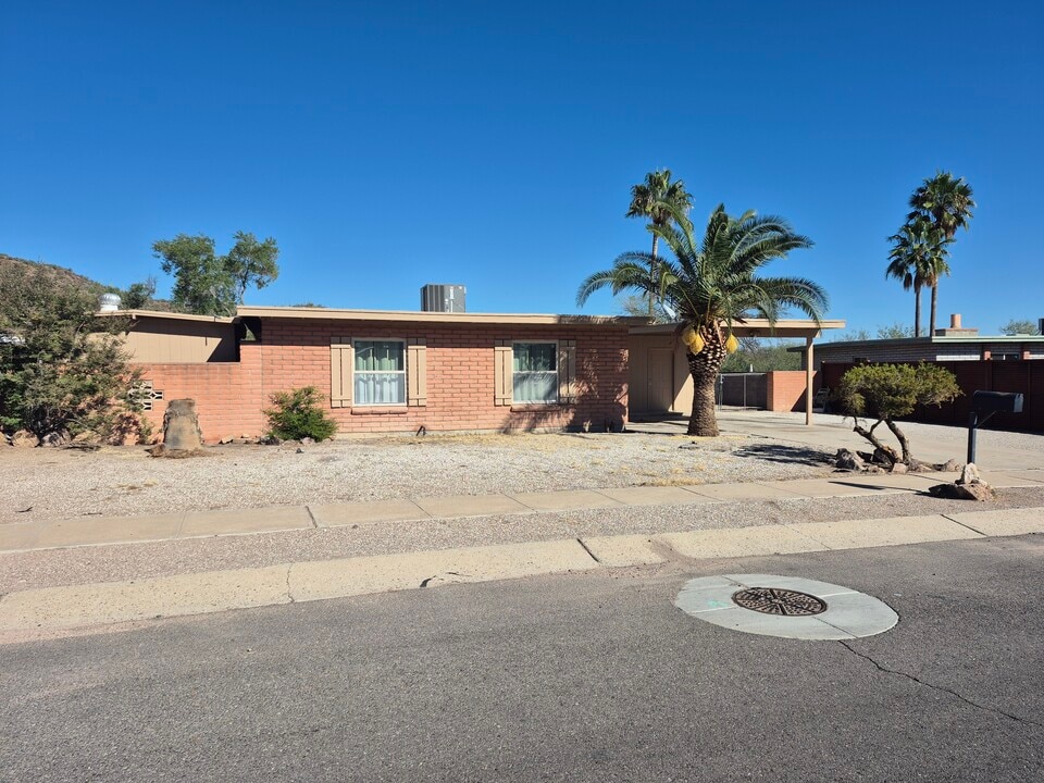 3068 W Wyoming St in Tucson, AZ - Foto de edificio