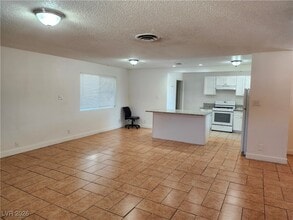 3309 N Crawford St in North Las Vegas, NV - Building Photo - Building Photo