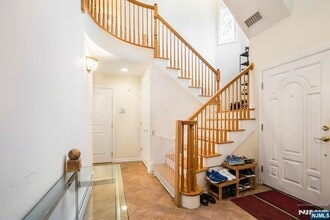 16 Norwood Ave in Glen Rock, NJ - Building Photo - Building Photo