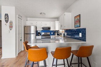 14405 Lighthouse Ave in Ocean City, MD - Foto de edificio - Building Photo