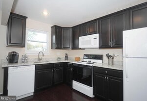 22 Pike Hall Pl in Perry Hall, MD - Building Photo