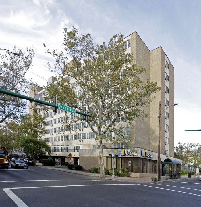 Fairbanks Apartments in New Haven, CT - Building Photo