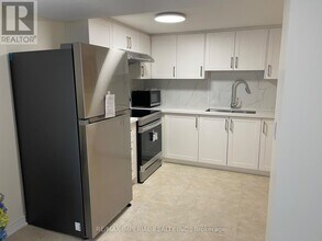 75 Brass Dr in Richmond Hill, ON - Building Photo - Building Photo