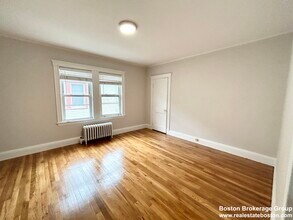 120 Hillside St, Unit #2 in Boston, MA - Building Photo - Building Photo