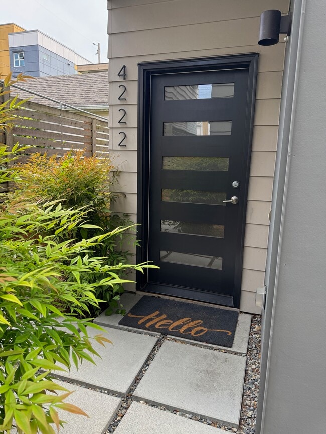 4222 Linden Ave N in Seattle, WA - Building Photo - Building Photo