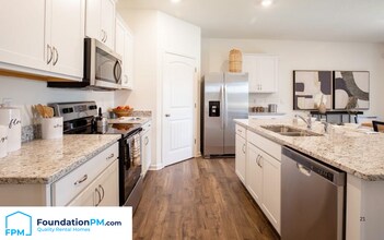 7911 Hickory Meadow Rd in Millington, TN - Building Photo - Building Photo