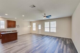 216 Golden Butterfly Dr in Leander, TX - Building Photo - Building Photo