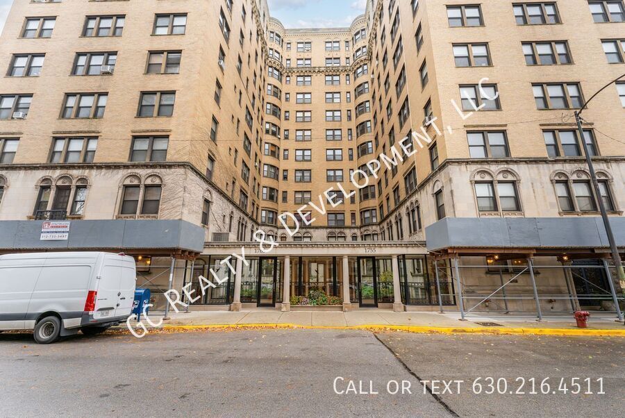 1765 E 55th St in Chicago, IL - Foto de edificio