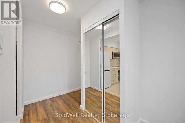 1055 Bay St. in Toronto, ON - Building Photo - Building Photo