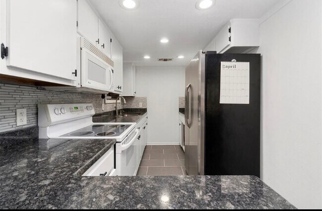 3128 Winding Way photo'