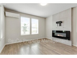 8037 SE Engelmann St in Hillsboro, OR - Building Photo - Building Photo