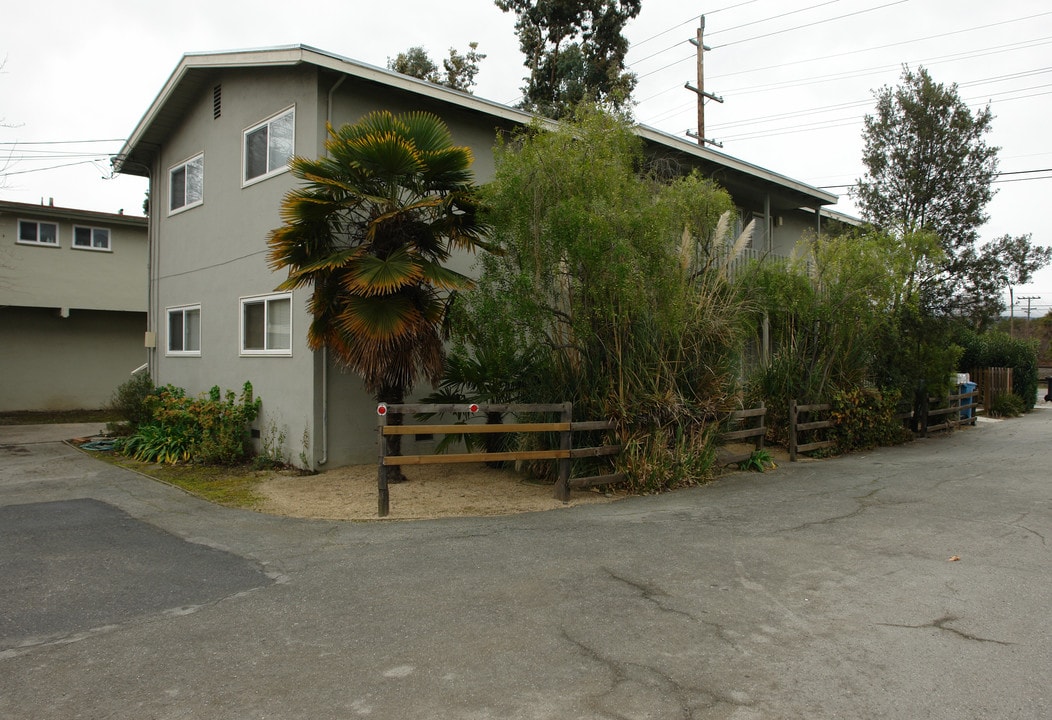 3031-3037 Almat Street in Palo Alto, CA - Building Photo