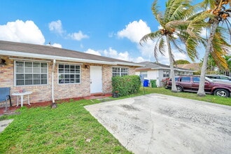 6542 NW 24th Ct in Margate, FL - Building Photo - Building Photo