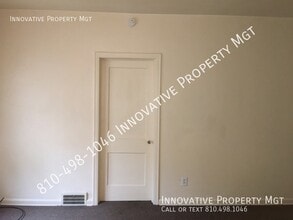 702 Thomson St in Flint, MI - Building Photo - Building Photo