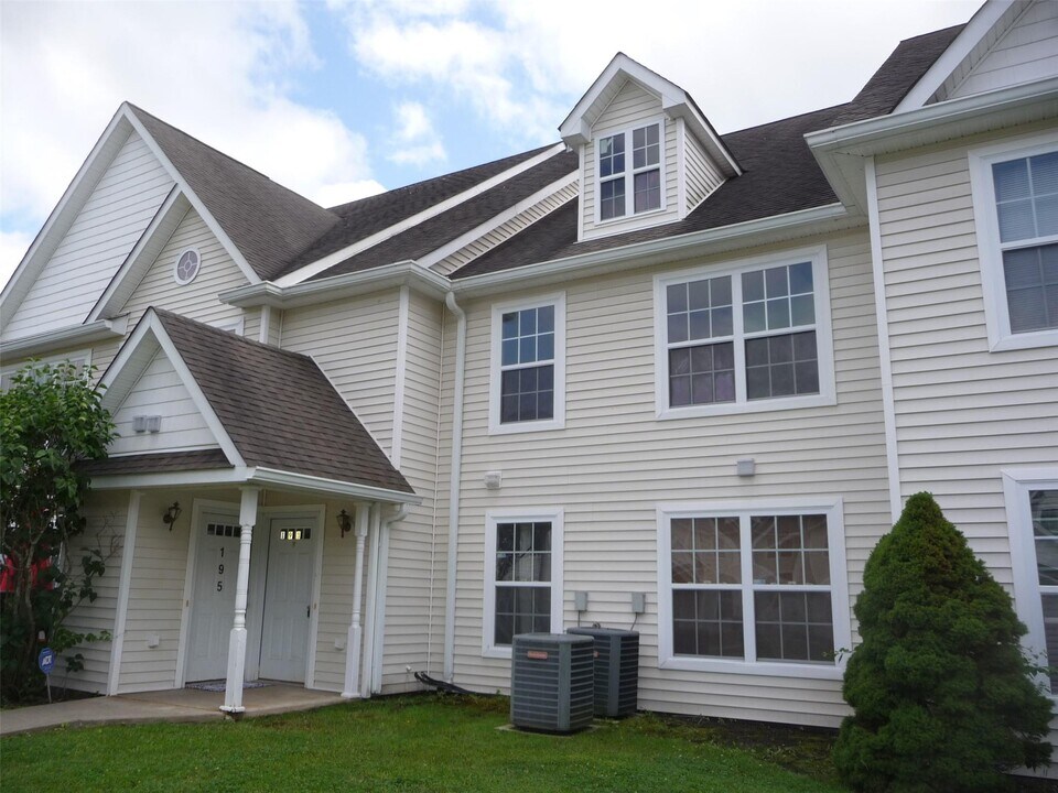 193 Ruth Ct in Middletown, NY - Building Photo