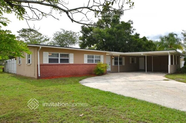property at 1305 Viburnum Ln