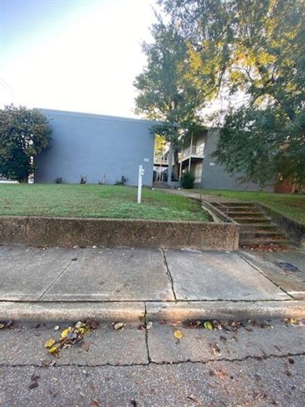 property at 152 N McLean Blvd