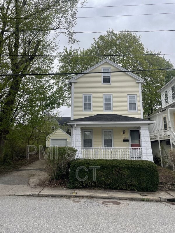 253 Yantic St in Norwich, CT - Building Photo - Building Photo