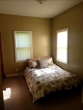 910 N Winsor St in Mitchell, SD - Building Photo - Building Photo