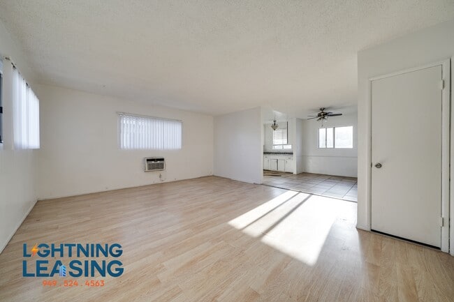 property at 6927 Whitsett Ave