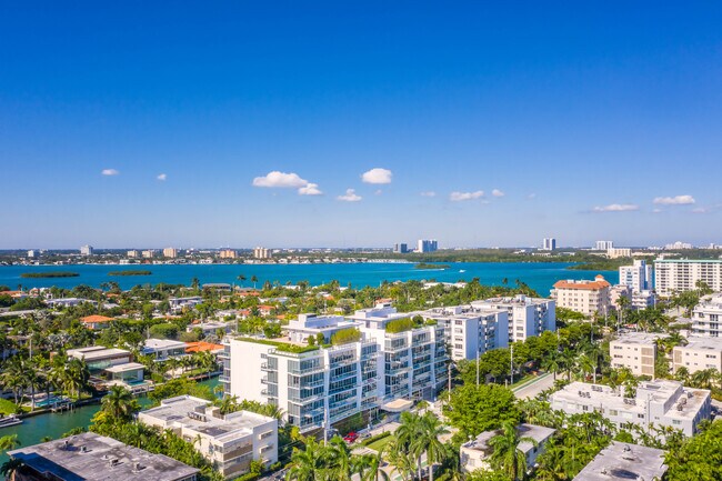 Kai at Bay Harbor Islands in Bay Harbor Islands, FL - Foto de edificio - Building Photo