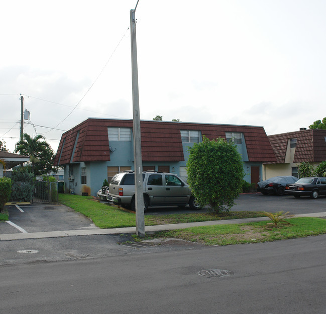 1916 NW 58th Ter in Fort Lauderdale, FL - Building Photo - Building Photo