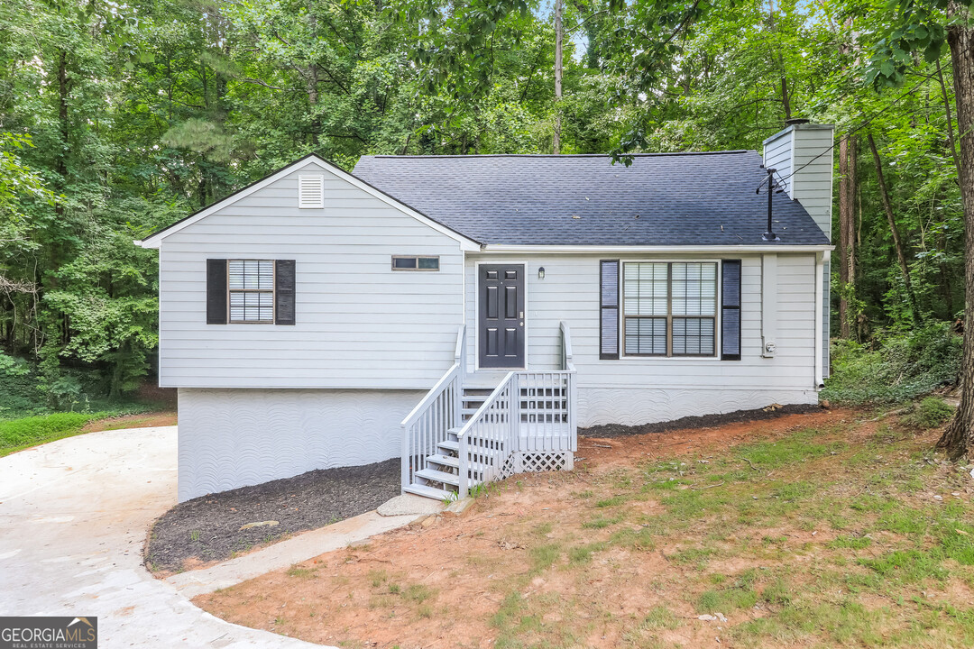 250 Deidra Dr SE in Mableton, GA - Building Photo