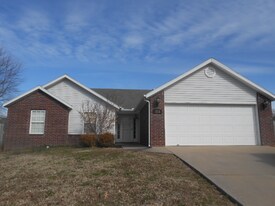 156 Rob St in Farmington, AR - Building Photo