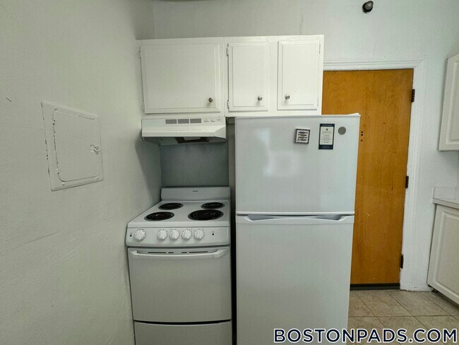 1223 Beacon St