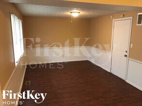 10019 Catalina Dr in Indianapolis, IN - Foto de edificio - Building Photo