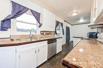 5025 Beach Ct in Denver, CO - Building Photo - Building Photo