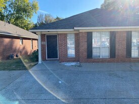 310 A Mildred St in Conway, AR - Building Photo