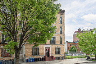 1512 Eastern Pky in Brooklyn, NY - Foto de edificio - Building Photo