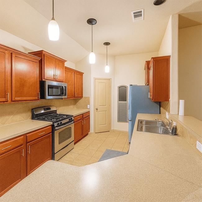 6628 Hawkins Hill Ln in San Leon, TX - Building Photo - Building Photo