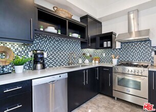13045 Pacific Promenade in Los Angeles, CA - Building Photo - Building Photo
