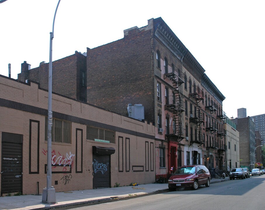 430 E 162nd St in Bronx, NY - Foto de edificio