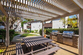 8019 Caminito de Pizza in San Diego, CA - Building Photo - Building Photo