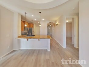 7731 S 45th Ln, Unit 38 in Phoenix, AZ - Building Photo - Building Photo