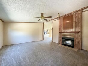 5061 Apache Moon in Spring Branch, TX - Building Photo - Building Photo