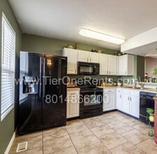 3441 Peregrine Rd in Eagle Mountain, UT - Building Photo - Building Photo
