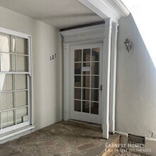 127 N Doheny Dr in West Hollywood, CA - Foto de edificio - Building Photo