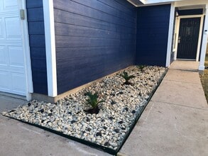 1628 Coriander Dr in Austin, TX - Foto de edificio - Building Photo