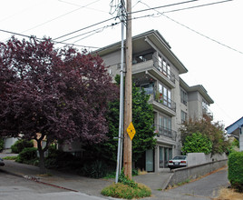 Vue Wind Apartments in Seattle, WA - Building Photo - Building Photo