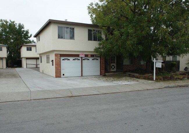 324 Camille Ct in Mountain View, CA - Building Photo - Building Photo