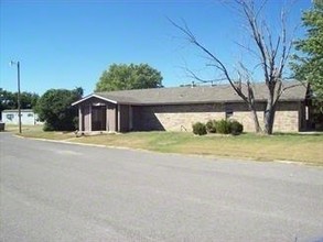 16540 County Road 1526 Ct in Ada, OK - Foto de edificio - Building Photo
