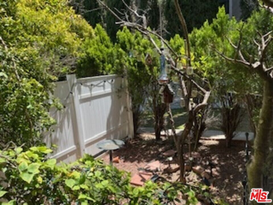 1725 1/2 Malcolm Ave in Los Angeles, CA - Building Photo